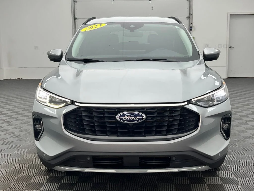 Used 2023 Silver Ford Platinum image 15
