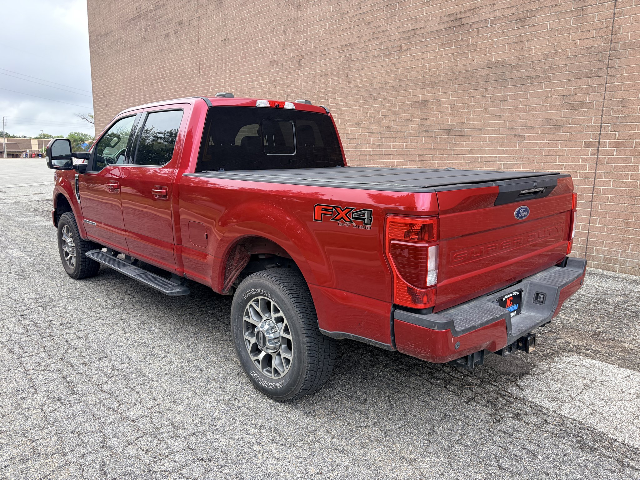 Used 2022 Rapid Red Metallic Tinted Clearcoat Ford LARIAT image 3