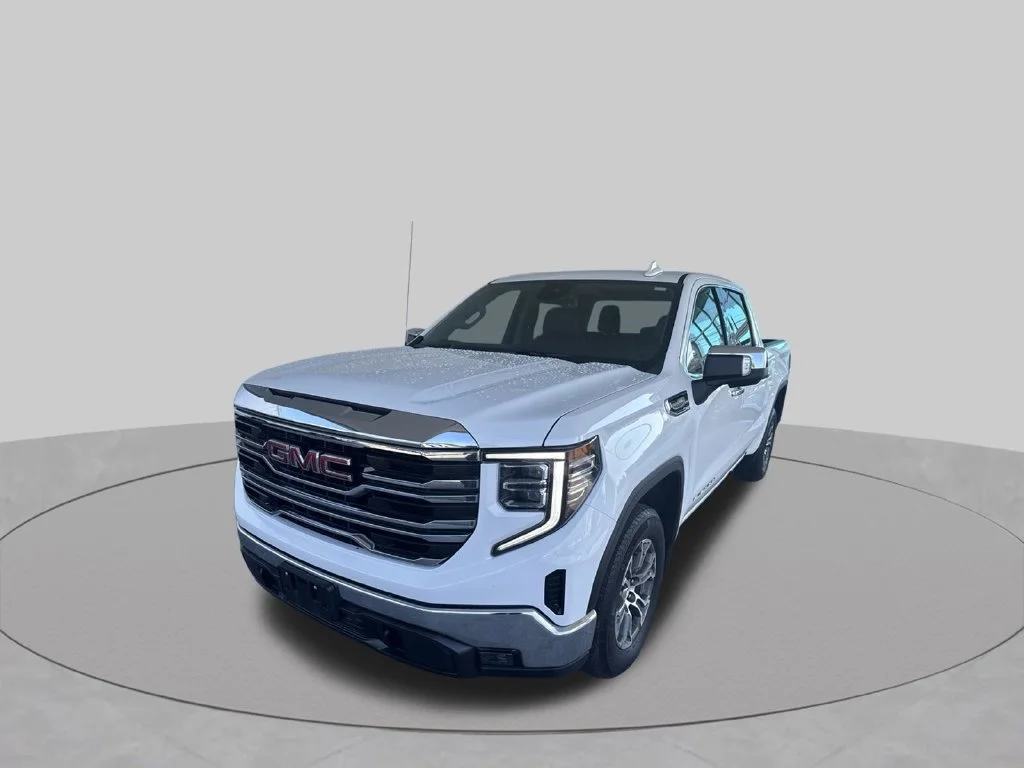 Used 2025 Summit White GMC SLT image 16