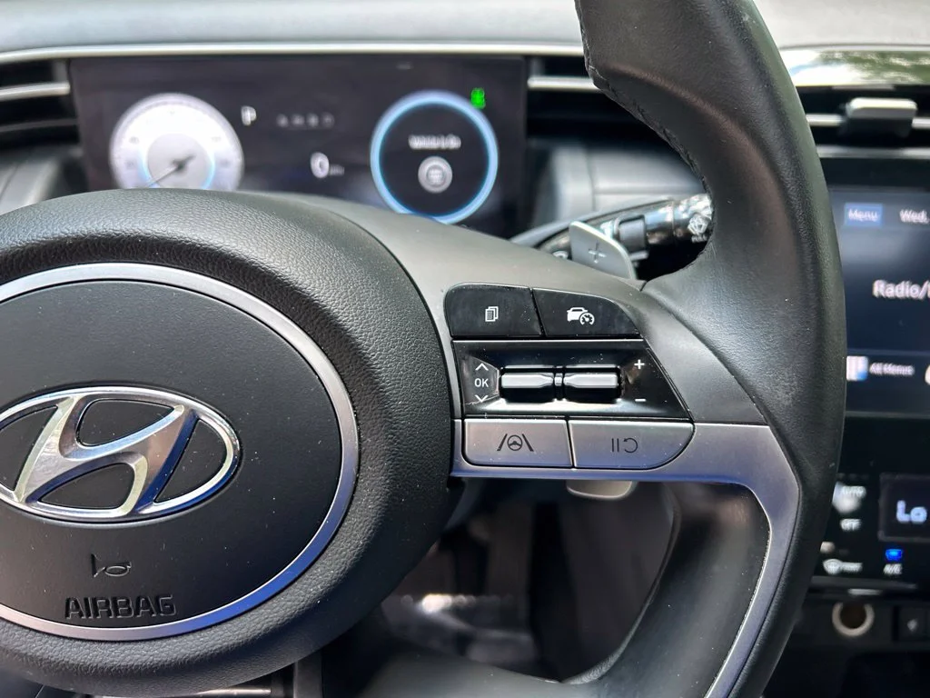 Used 2022 White Hyundai SEL Premium image 23