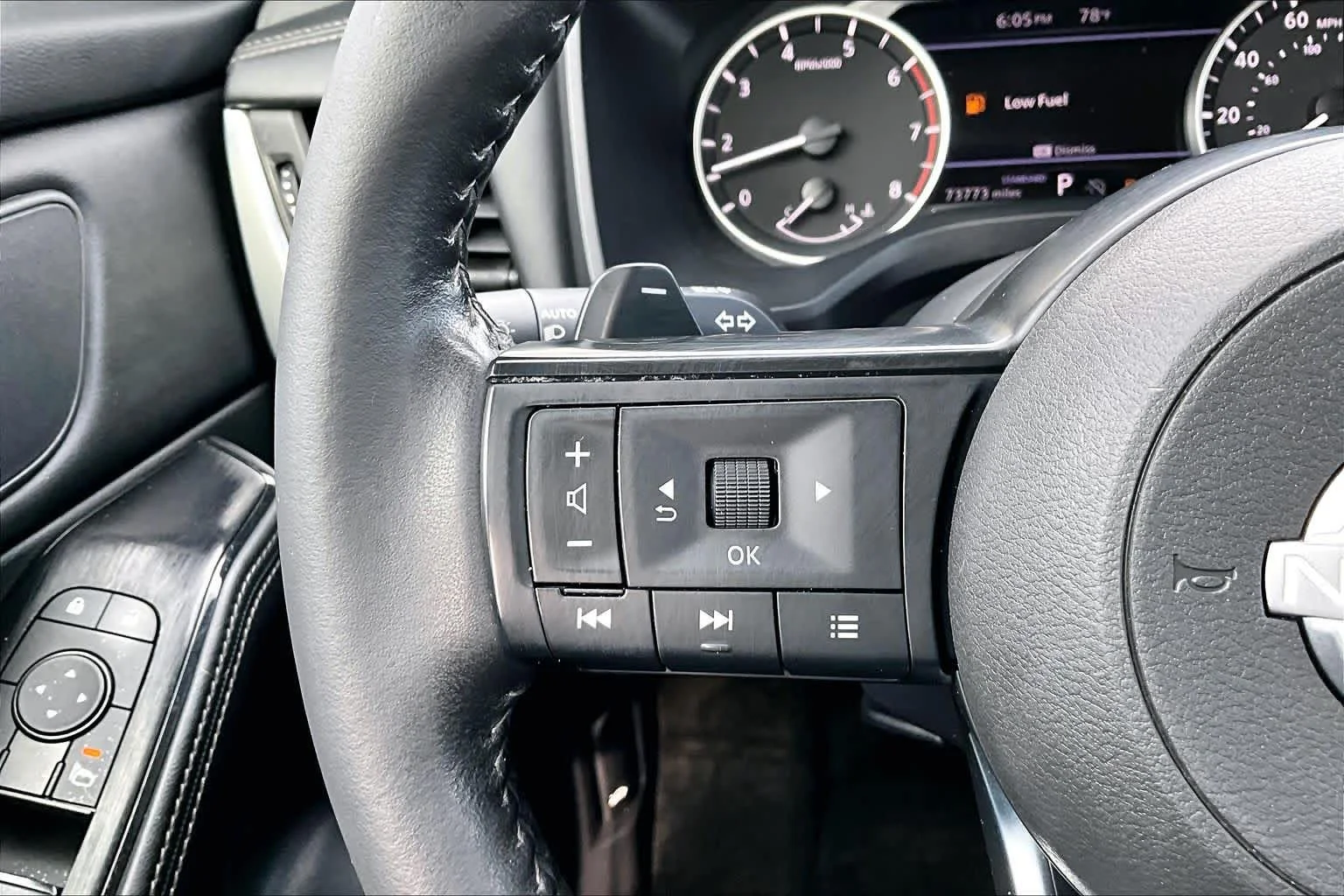 Used 2024 Scarlet Ember Tintcoat Nissan SV image 22