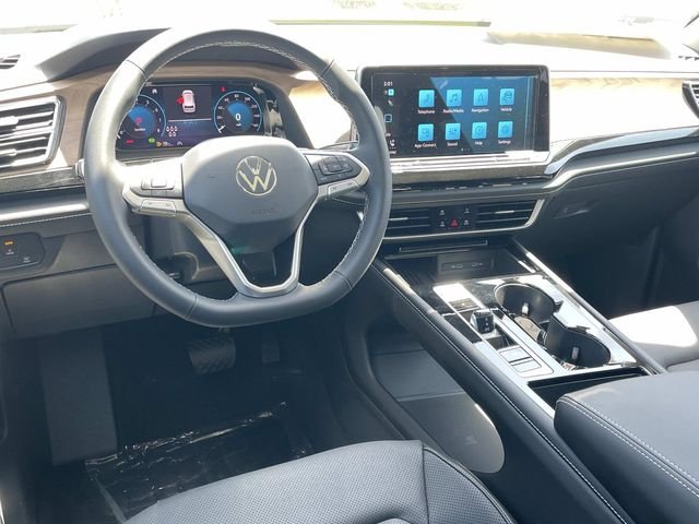 New 2026 Black Volkswagen 2.0T SE w/Technology image 6