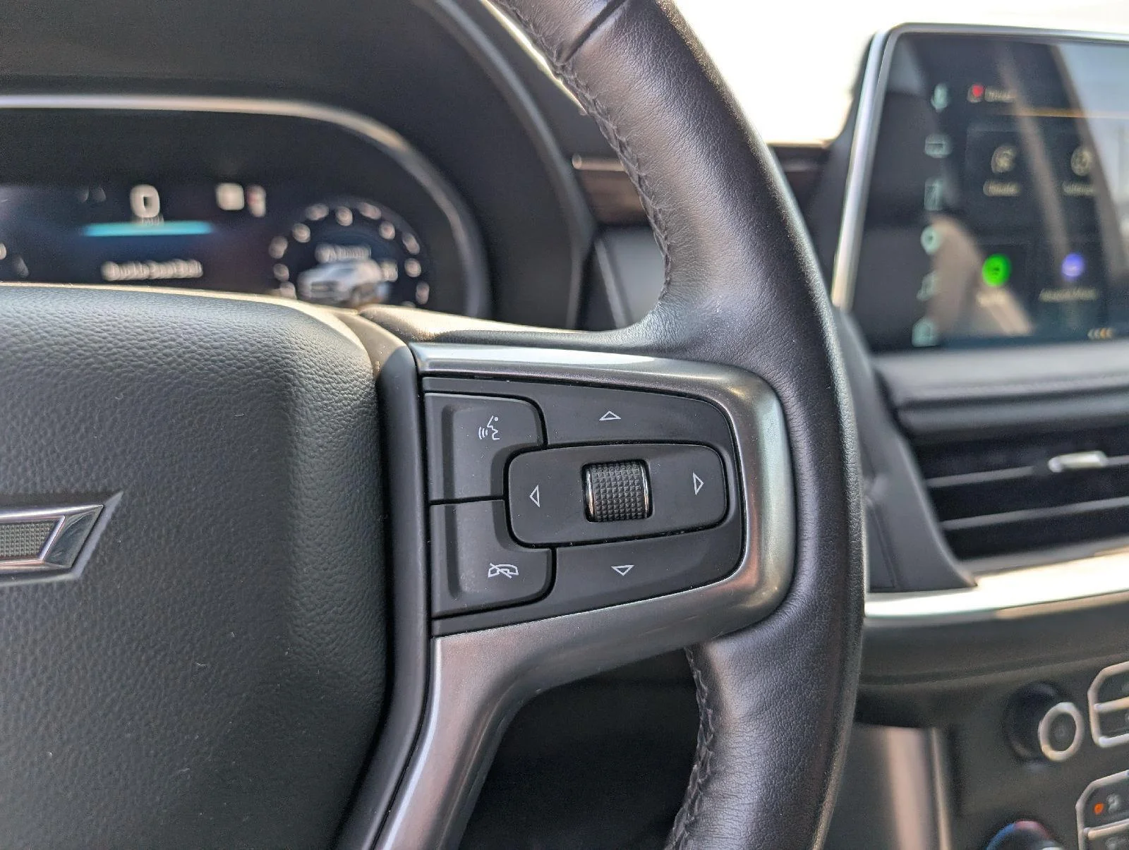 Used 2022 Summit White Chevrolet Z71 image 14