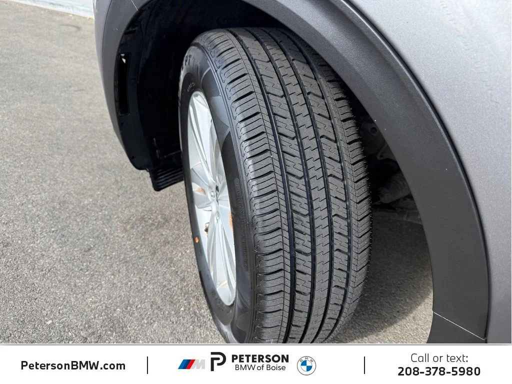 Used 2017 Silver Kia LX image 33