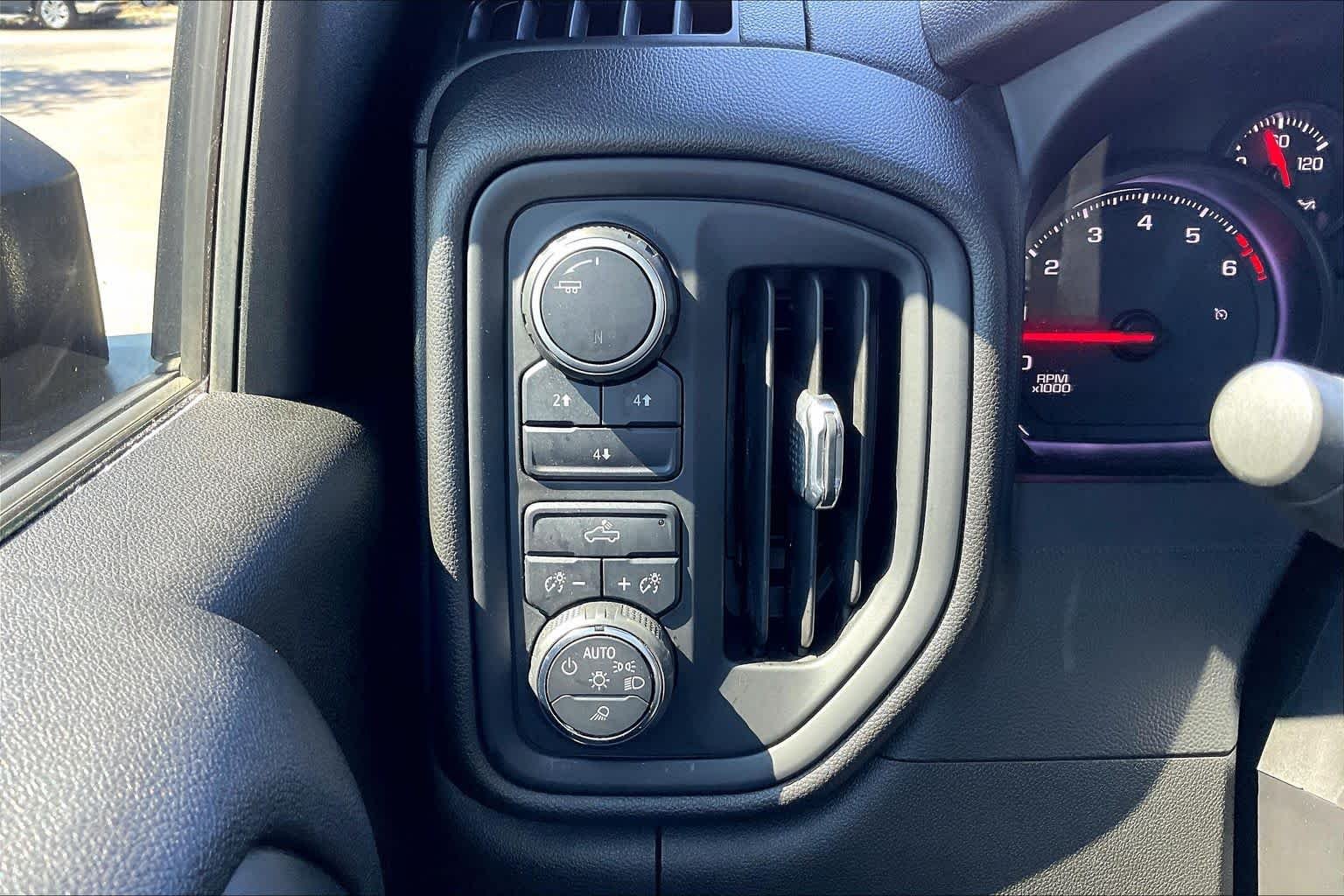 Used 2020 Black Chevrolet Custom image 32