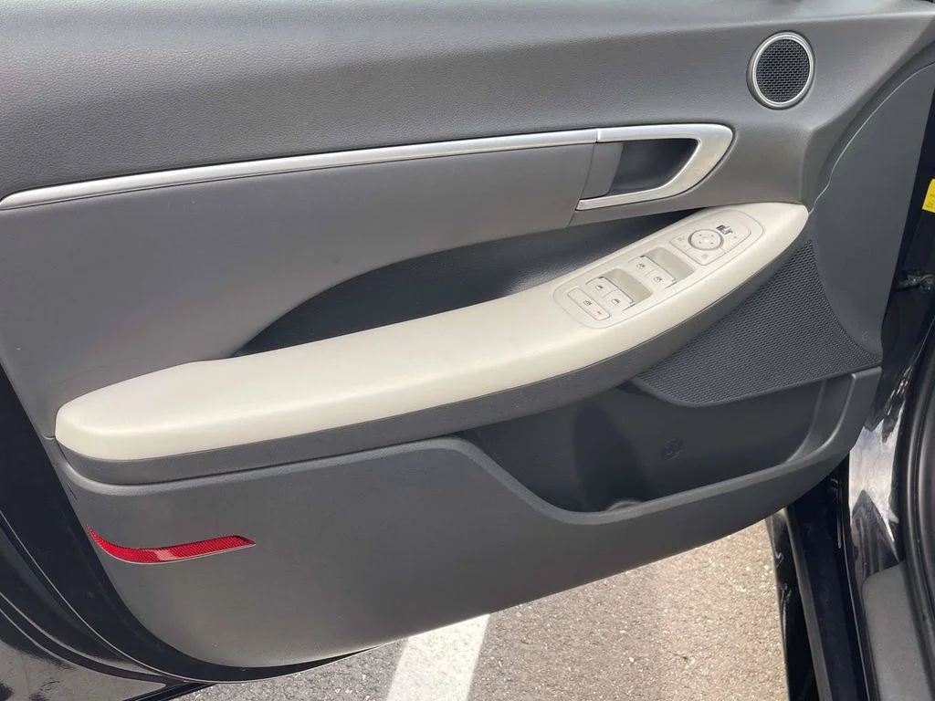 Certified Used 2024 Blue Hyundai SEL image 14