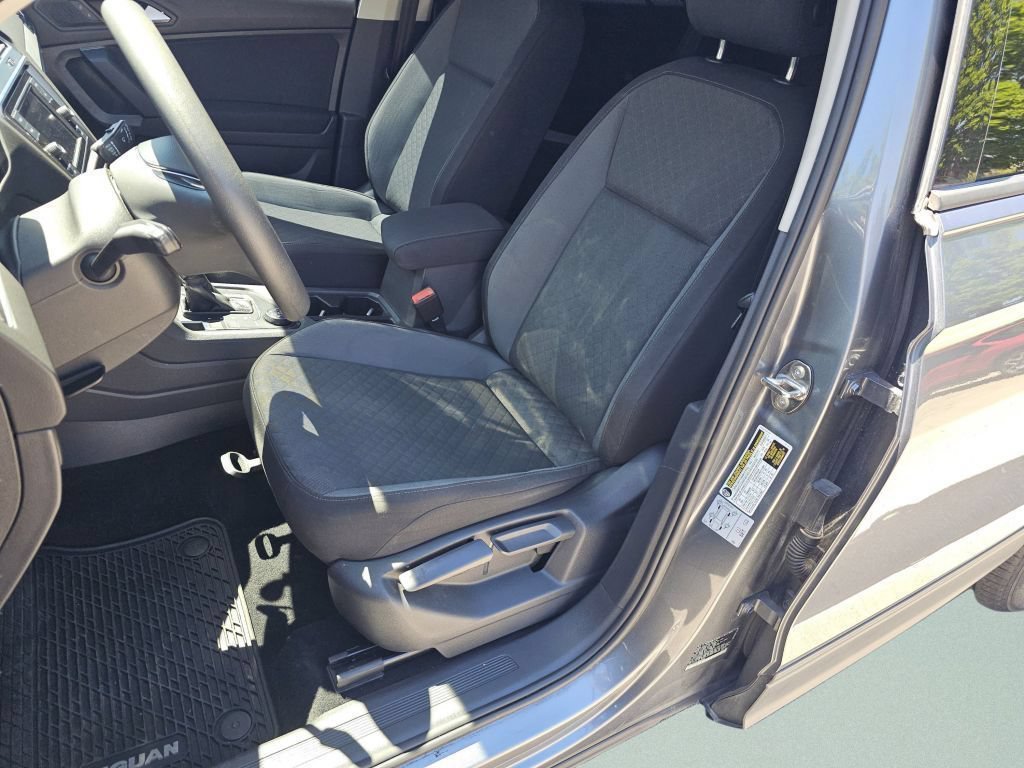 Used 2019 Platinum Gray Metallic Volkswagen S image 6