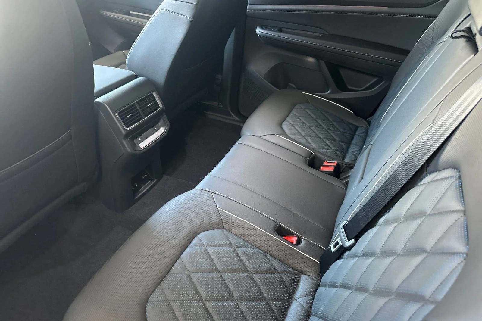 New 2026  Volkswagen 2.0T SEL Premium R-Line image 11