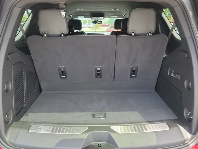 2025 Chevrolet Tahoe Premier - Photo 12