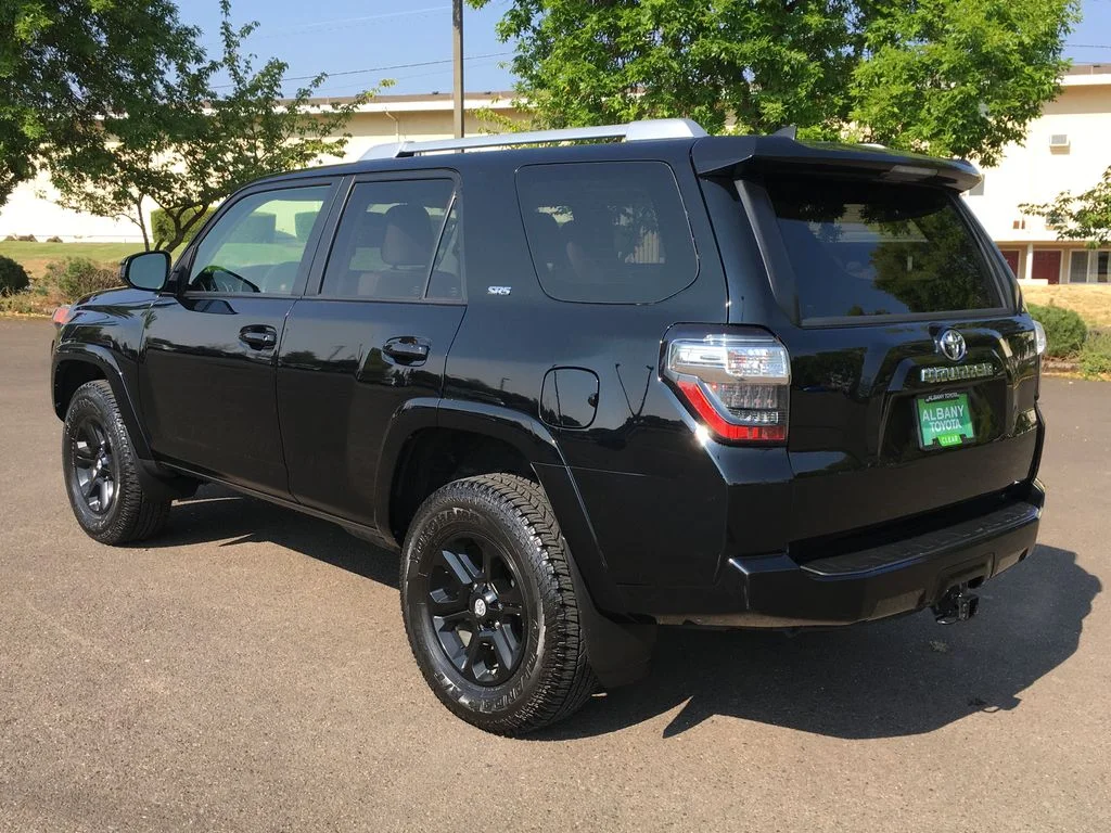 Used 2018 Black Toyota SR5 image 5