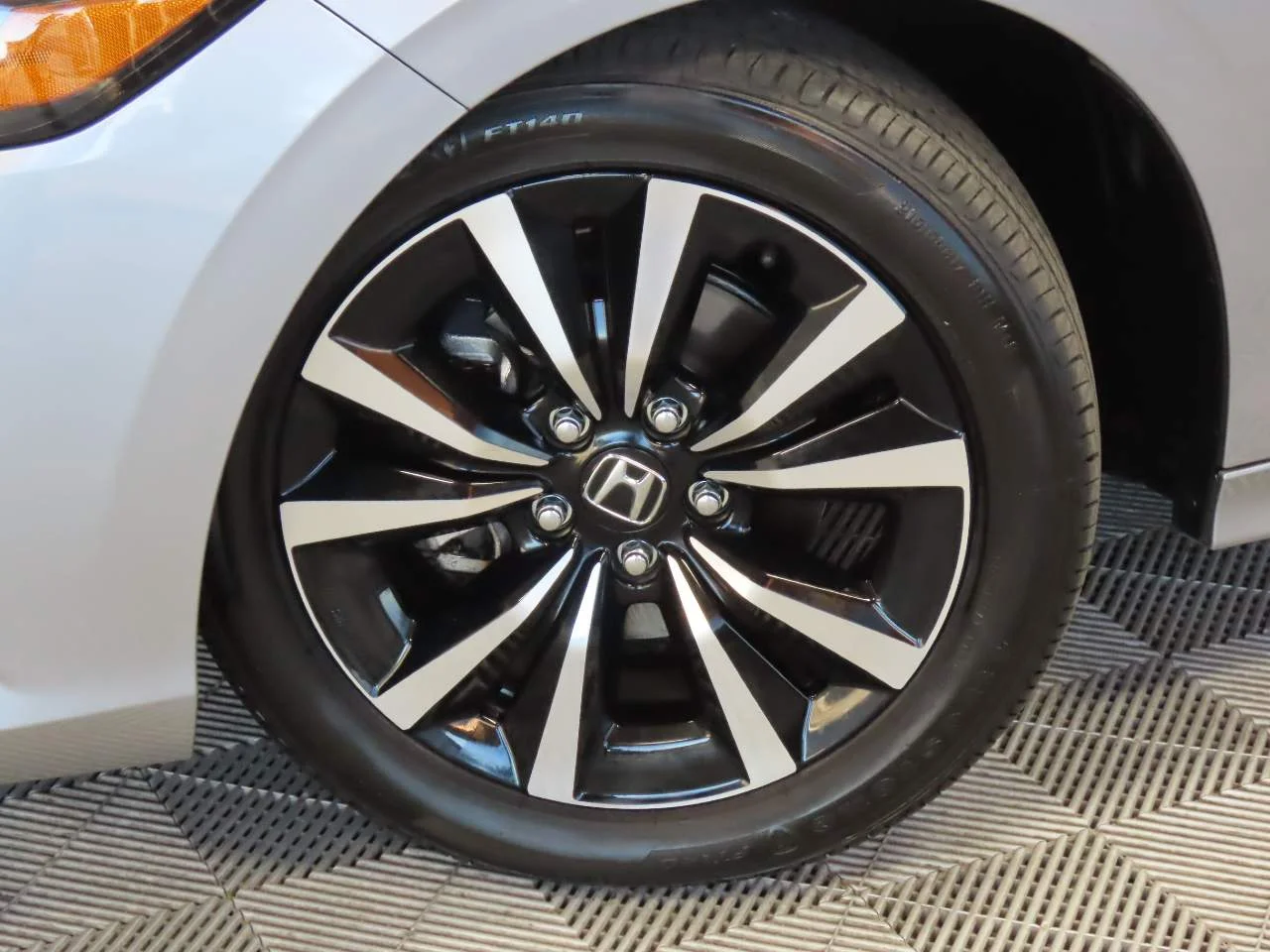 Used 2023 Lunar Silver Metallic Honda EX image 5