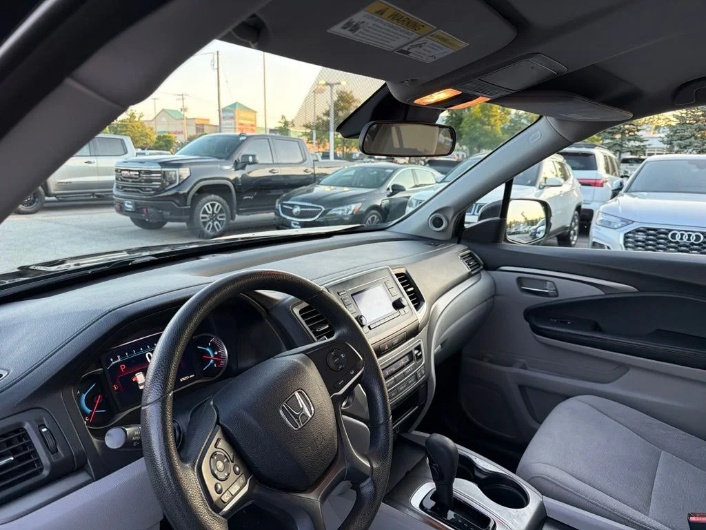 Used 2019  Honda LX image 13