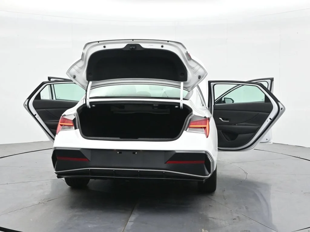 Used 2025 White Hyundai Limited image 42