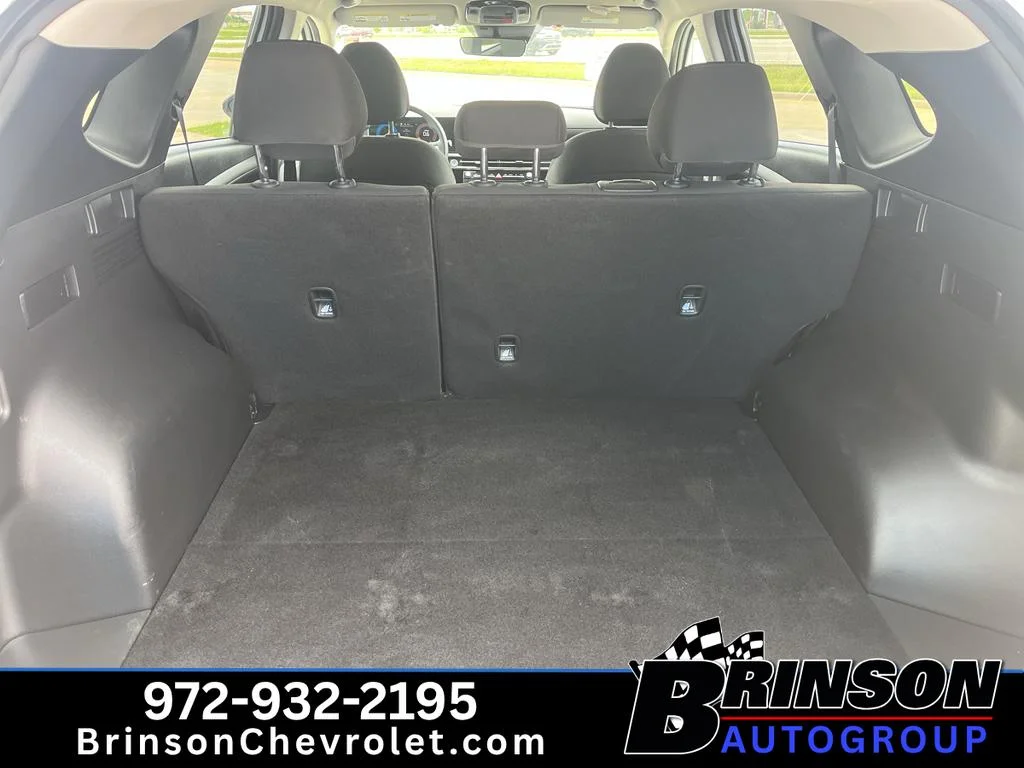 Used 2025 White Hyundai SEL image 13