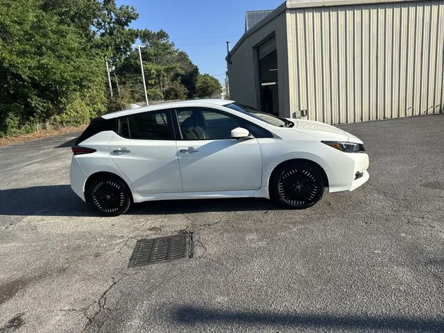 Used 2024 White Nissan SV Plus image 4
