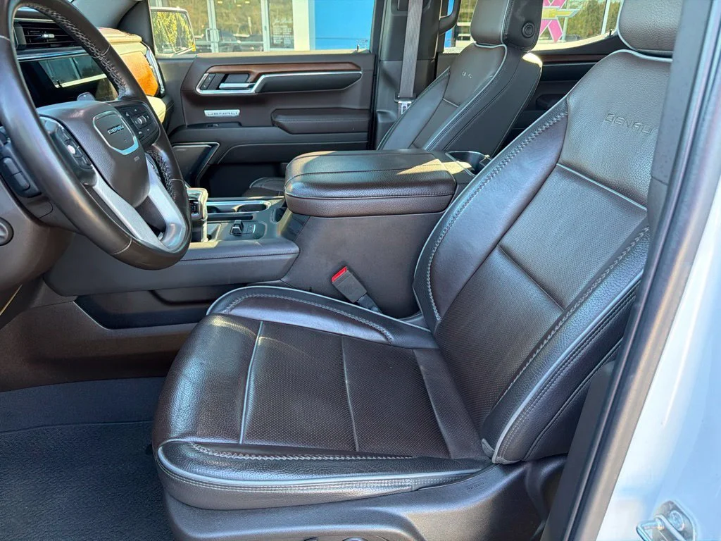 Used 2023 SUMMIT WHITE GMC Denali image 13