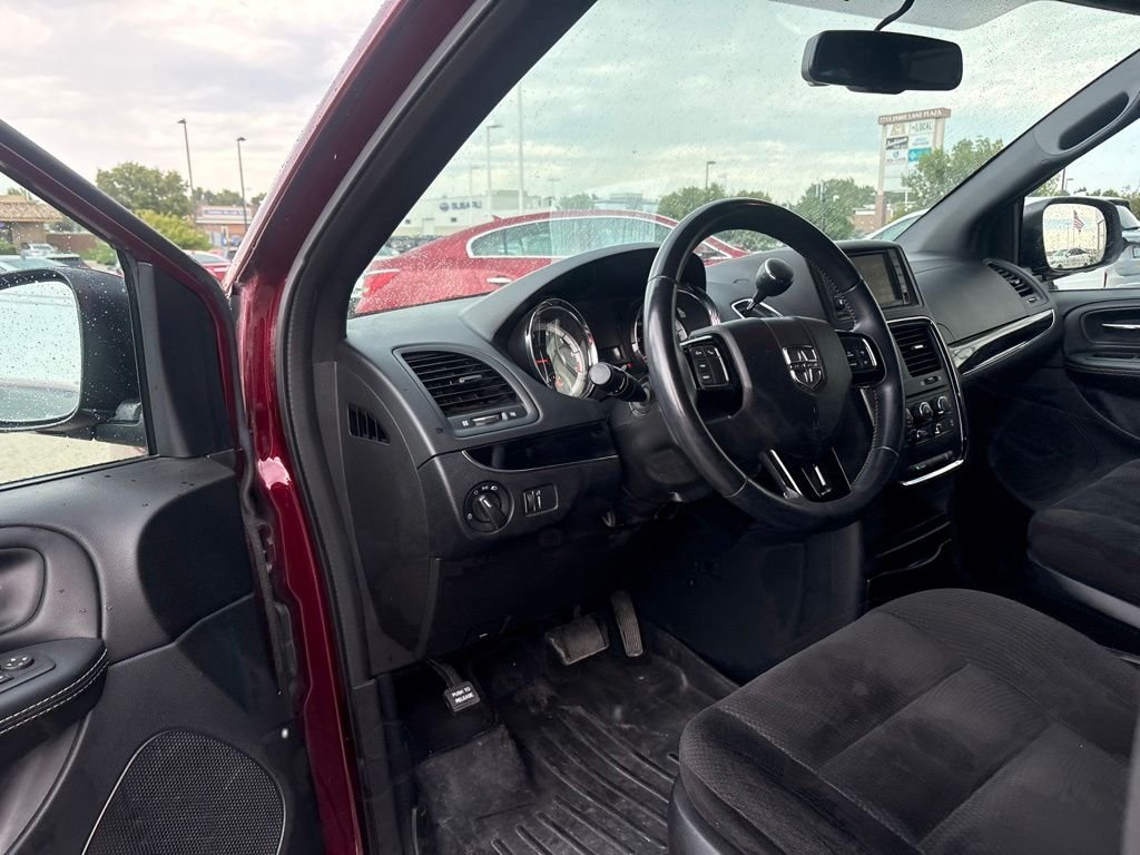Used 2017 Octane Red Pearlcoat Dodge SE Plus image 10