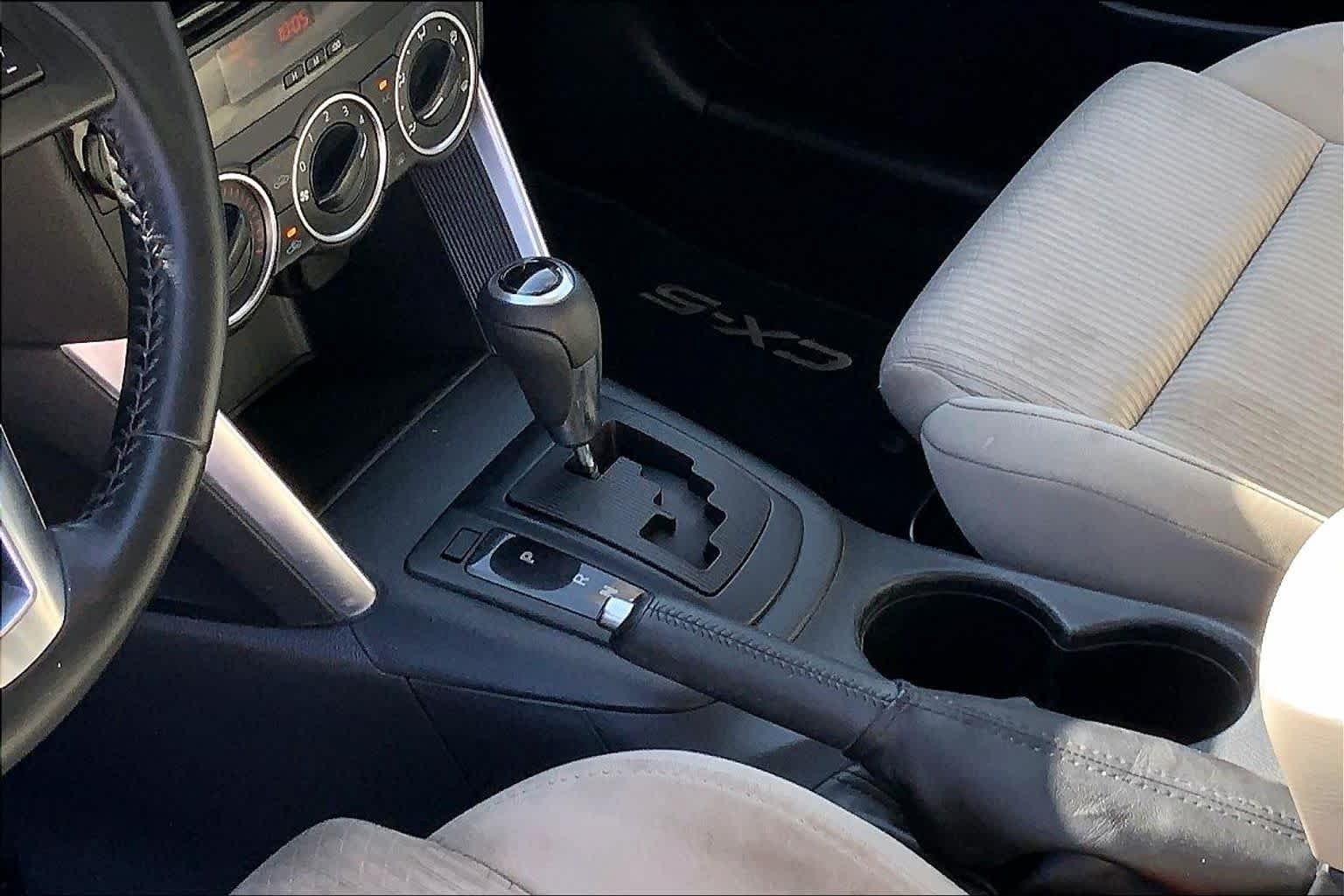 Used 2014 Crystal White Pearl Mica Mazda Touring image 15