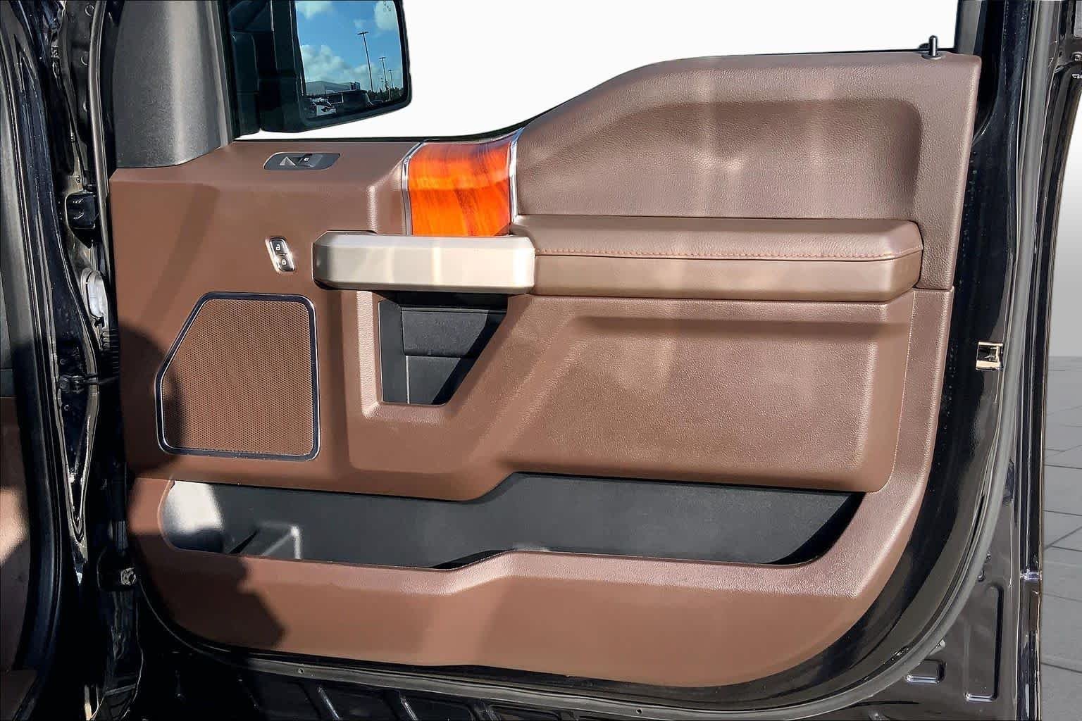 Used 2019 Agate Black Metallic Ford King Ranch image 23