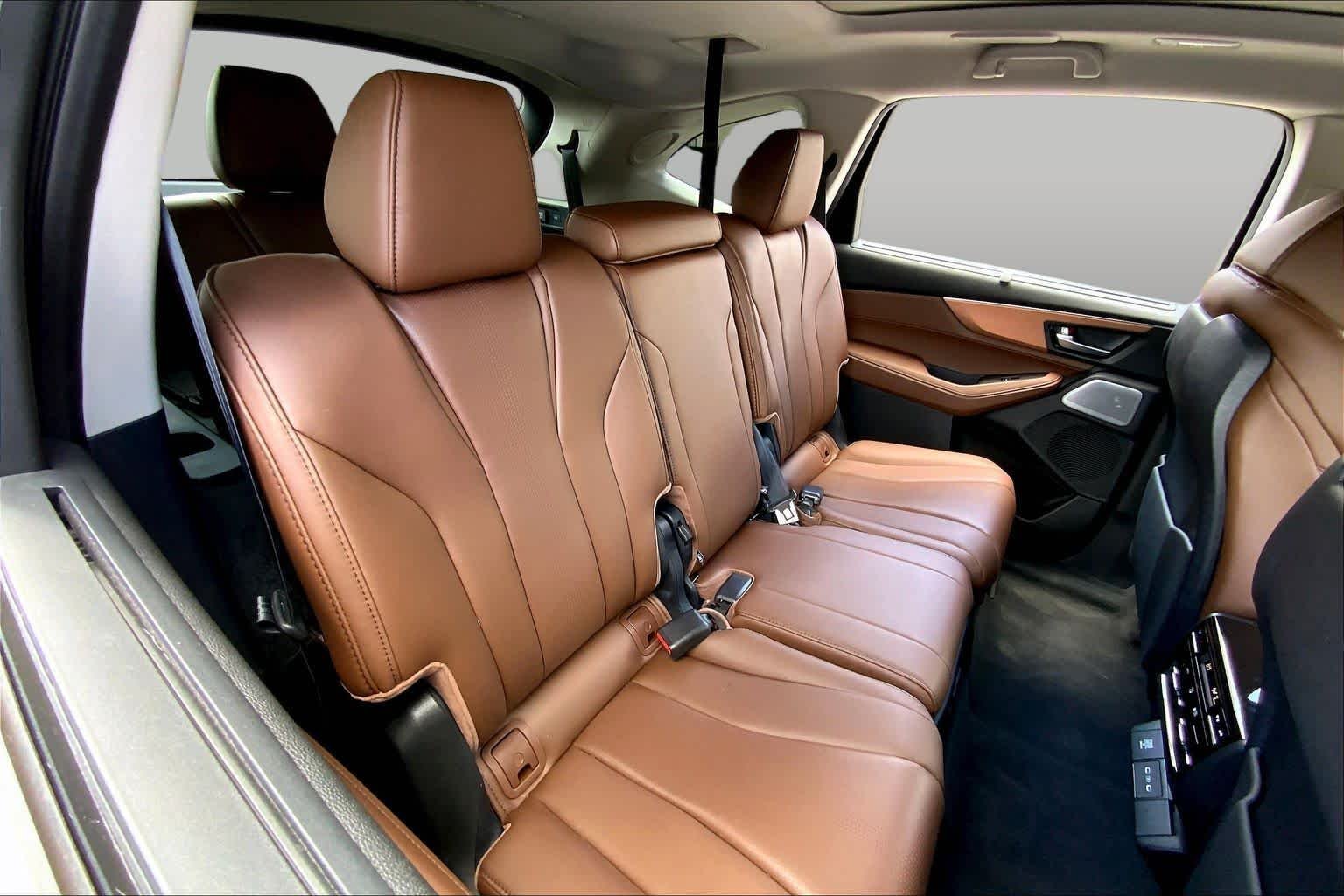 Used 2025 Platinum White Pearl Acura w/Technology Package image 19