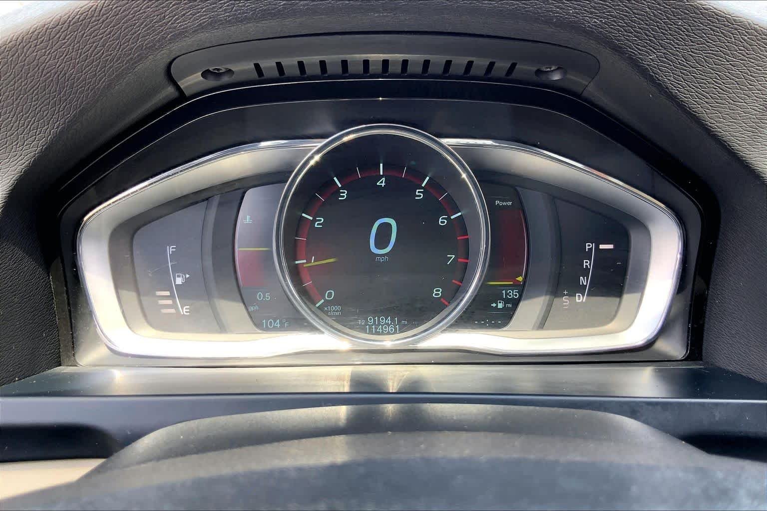Used 2015 Crystal White Pearl Volvo T5 Drive-E Platinum image 25
