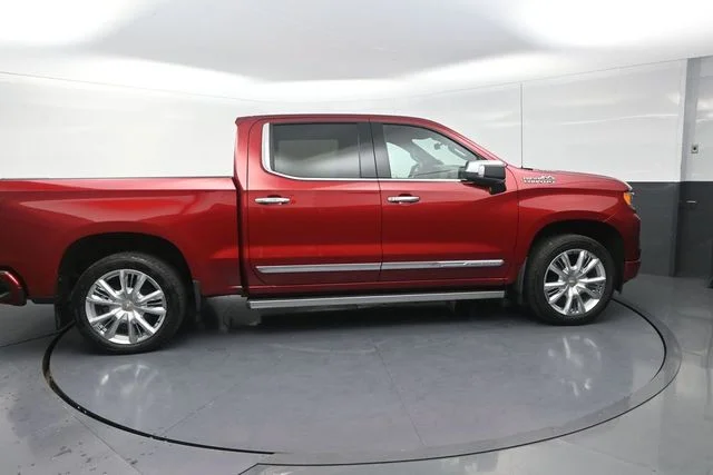 Used 2023 Red Chevrolet High Country image 11