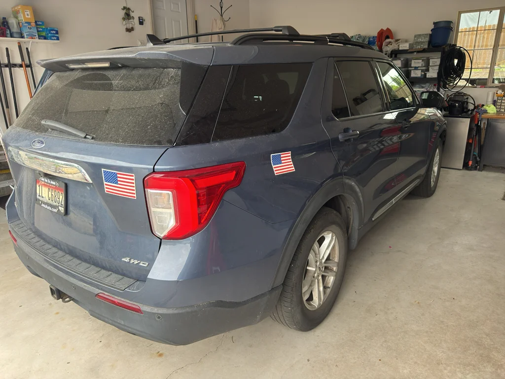 Used 2021 Infinite Blue Metallic Tinted Clearcoat Ford XLT image 2
