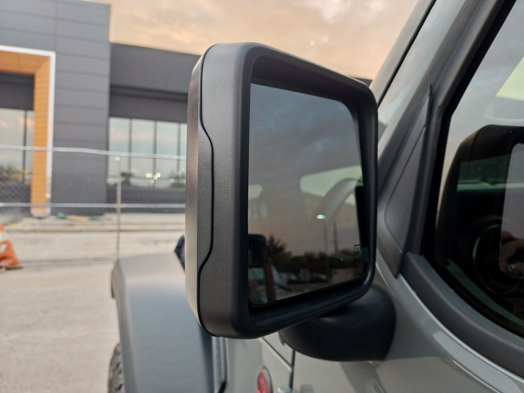 Used 2023 Gray Jeep Rubicon image 9