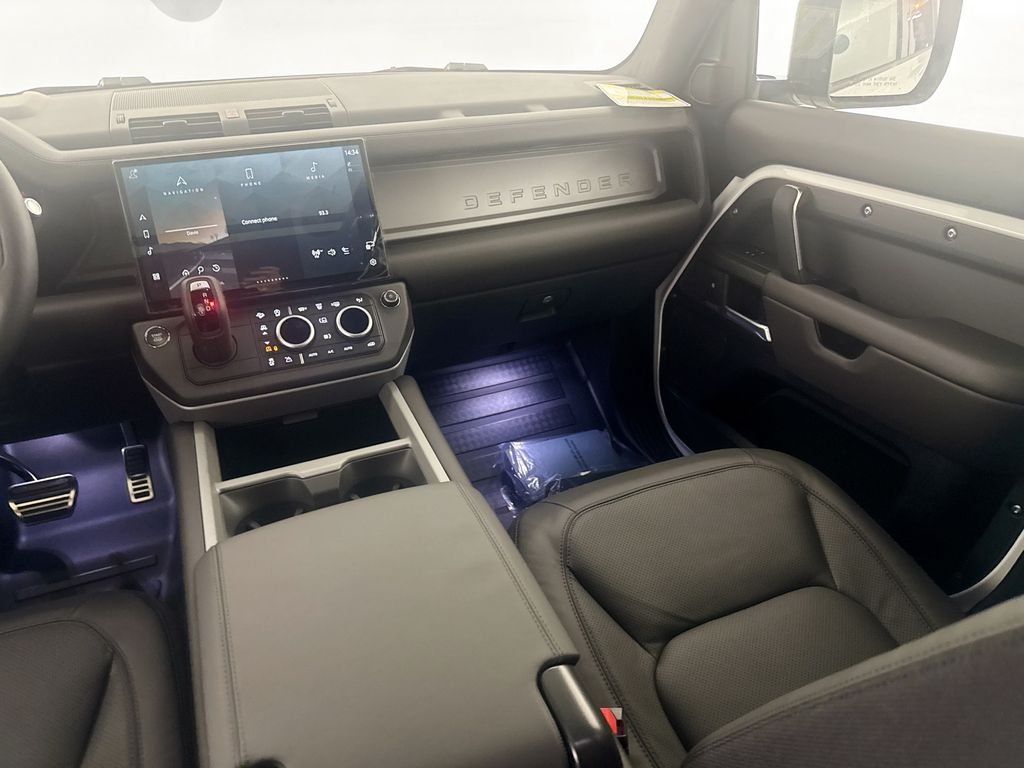 2026 Land Rover Defender V8 - Photo 22