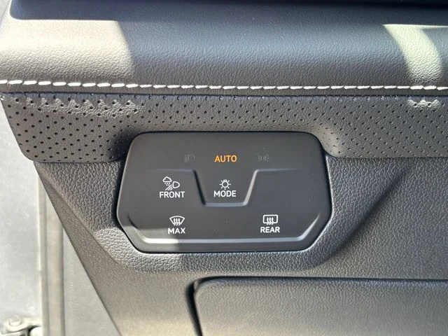 New 2026 Silver Volkswagen 2.0T SE w/Technology image 17