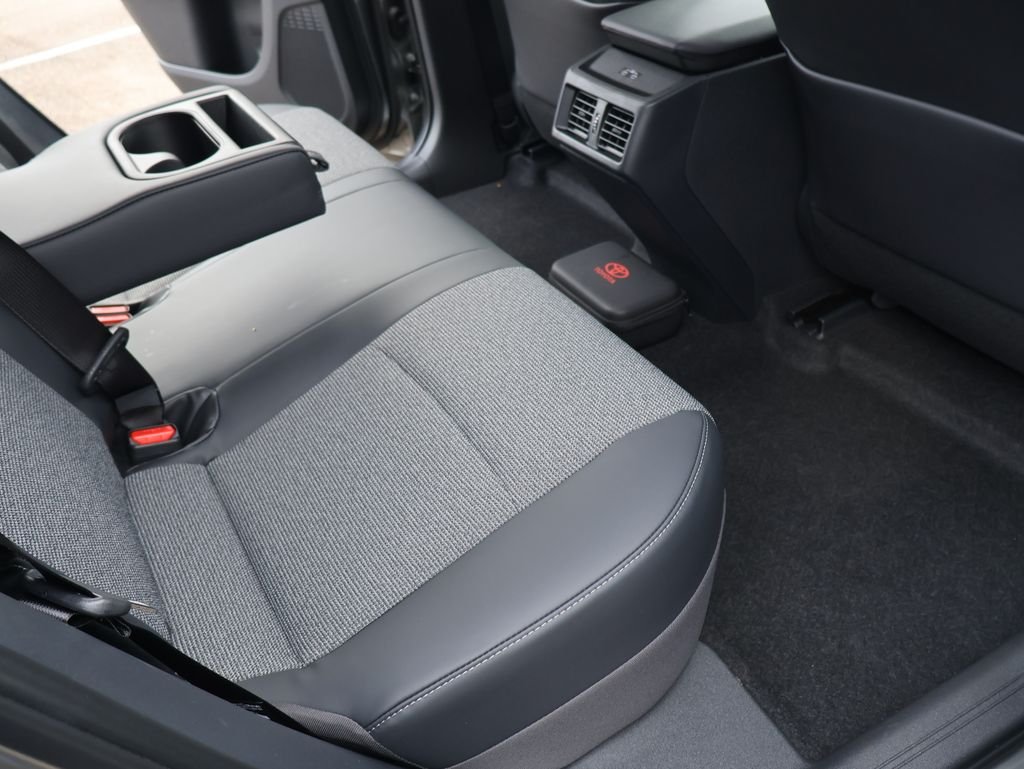 2026 Toyota bZ XLE - Photo 26