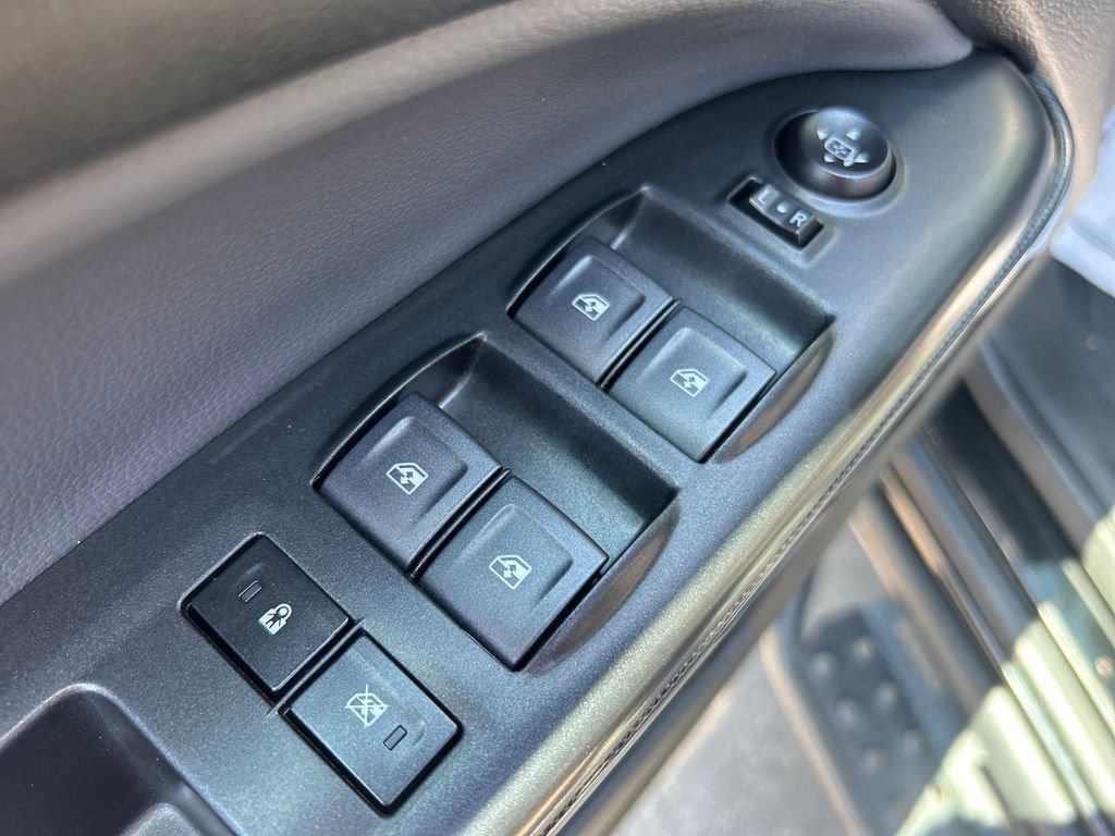 Used 2022 Black Chevrolet Z71 image 23