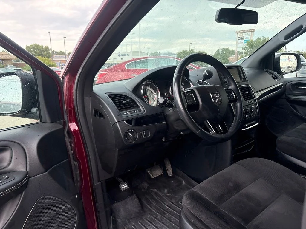 Used 2017 Red Dodge SE Plus image 10