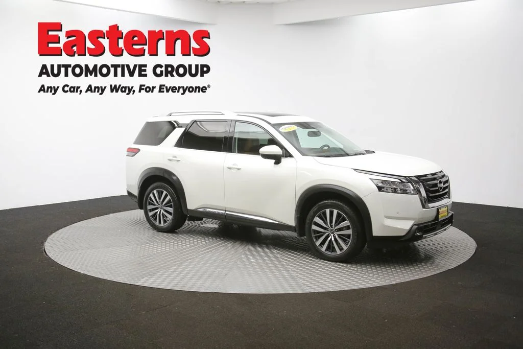 Used 2022 White Nissan Platinum image 52