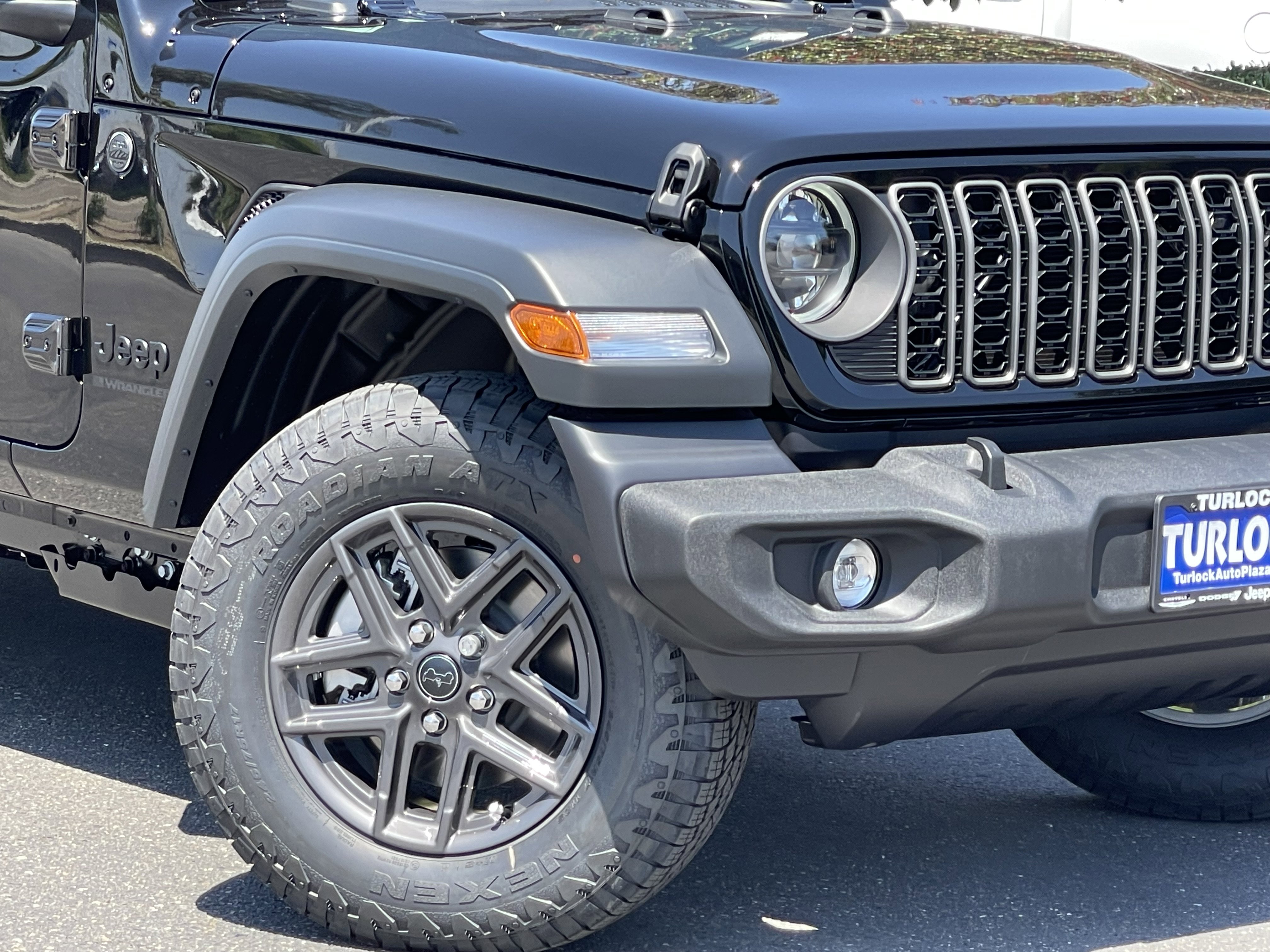 New 2026 Black Clear-Coat Exterior Paint Jeep Sport S image 5
