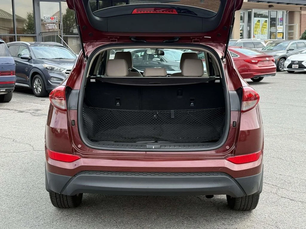Used 2016 Red Hyundai SE image 30