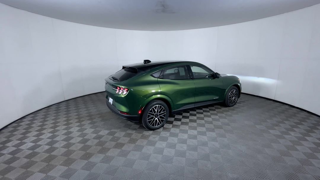 New 2026 Eruption Green Metallic Ford Premium image 8