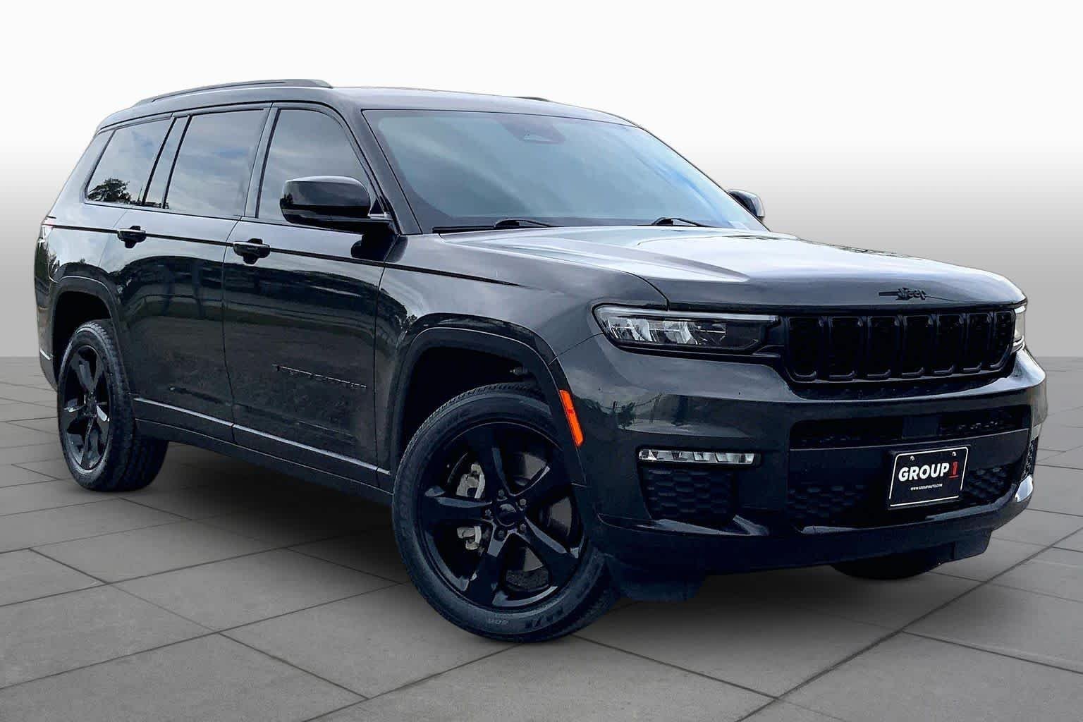 Used 2023 Rocky Mountain Pearlcoat Jeep Limited image 2