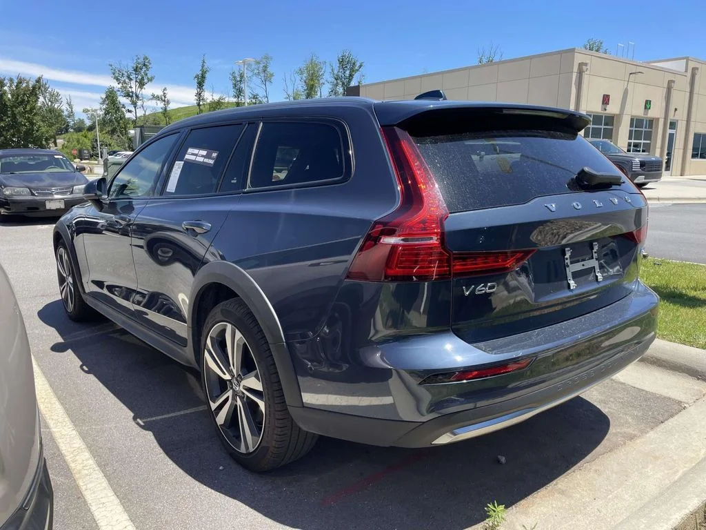 Used 2025 denim blue Volvo Plus image 3
