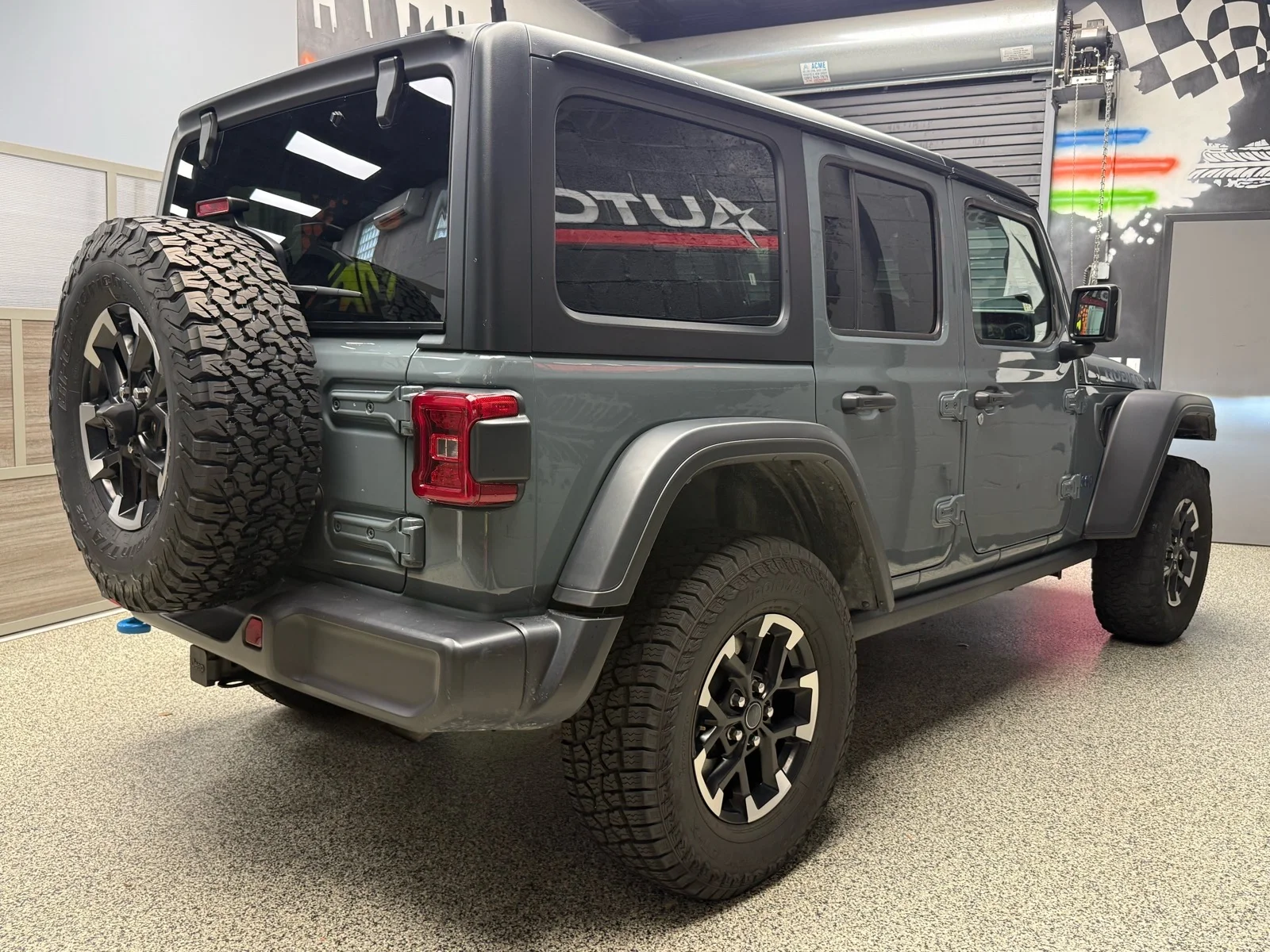 Used 2024 Anvil Clear Coat (pds) Jeep Rubicon 4xe image 6