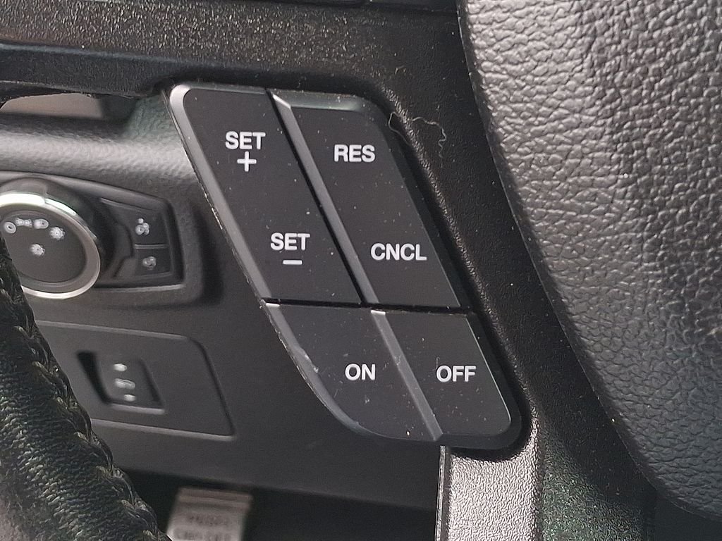 Used 2017 White Ford  image 17