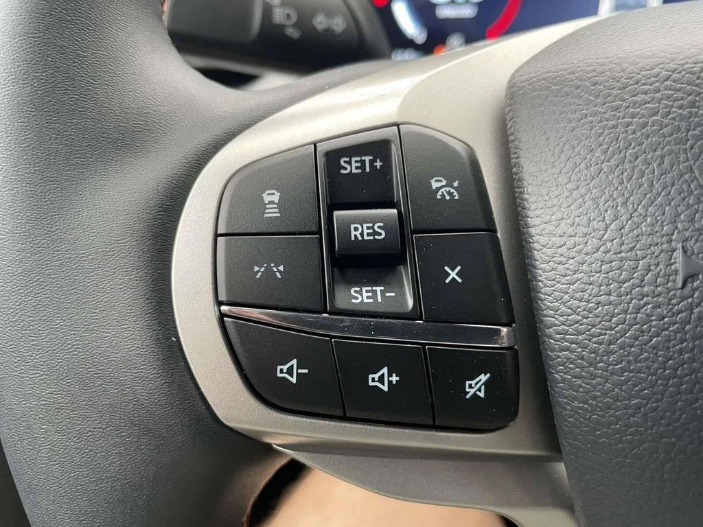 New 2026 Space White Metallic Ford Active image 22