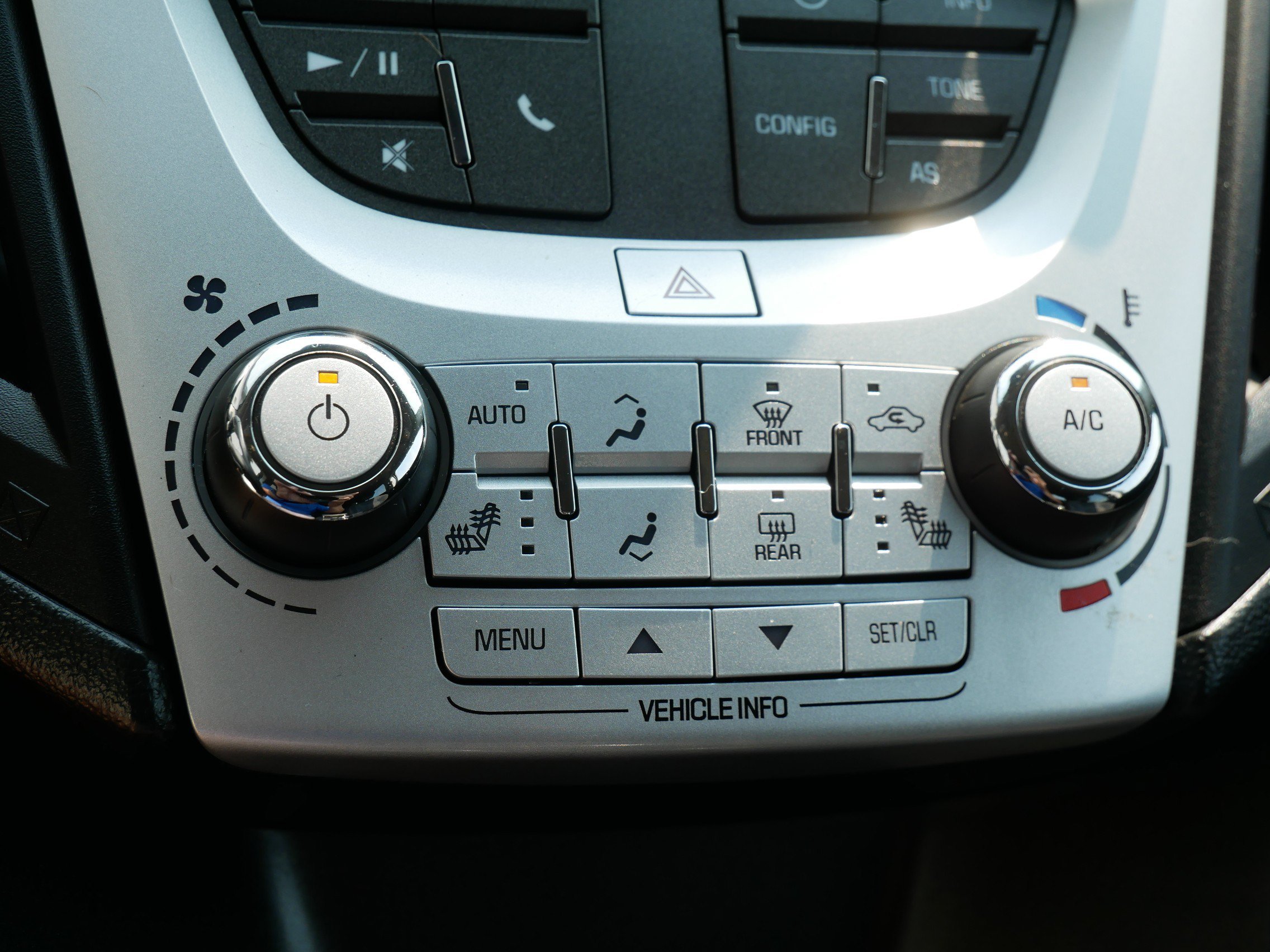Used 2016 Champagne Silver Metallic Chevrolet LT image 22