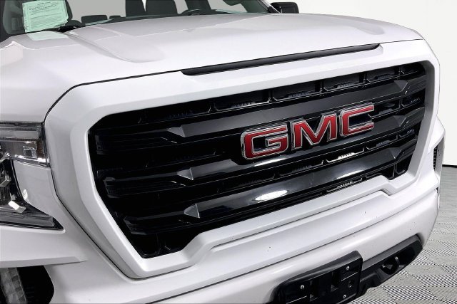 Used 2021 White GMC Elevation image 27