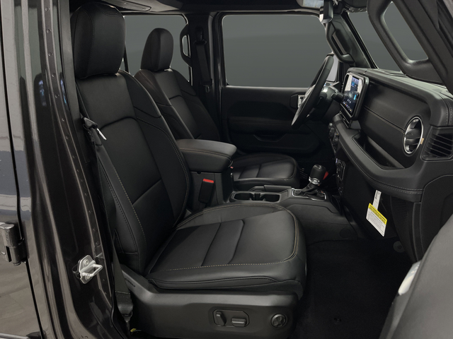 2025 Jeep Wrangler 4-Door Sahara - Photo 29