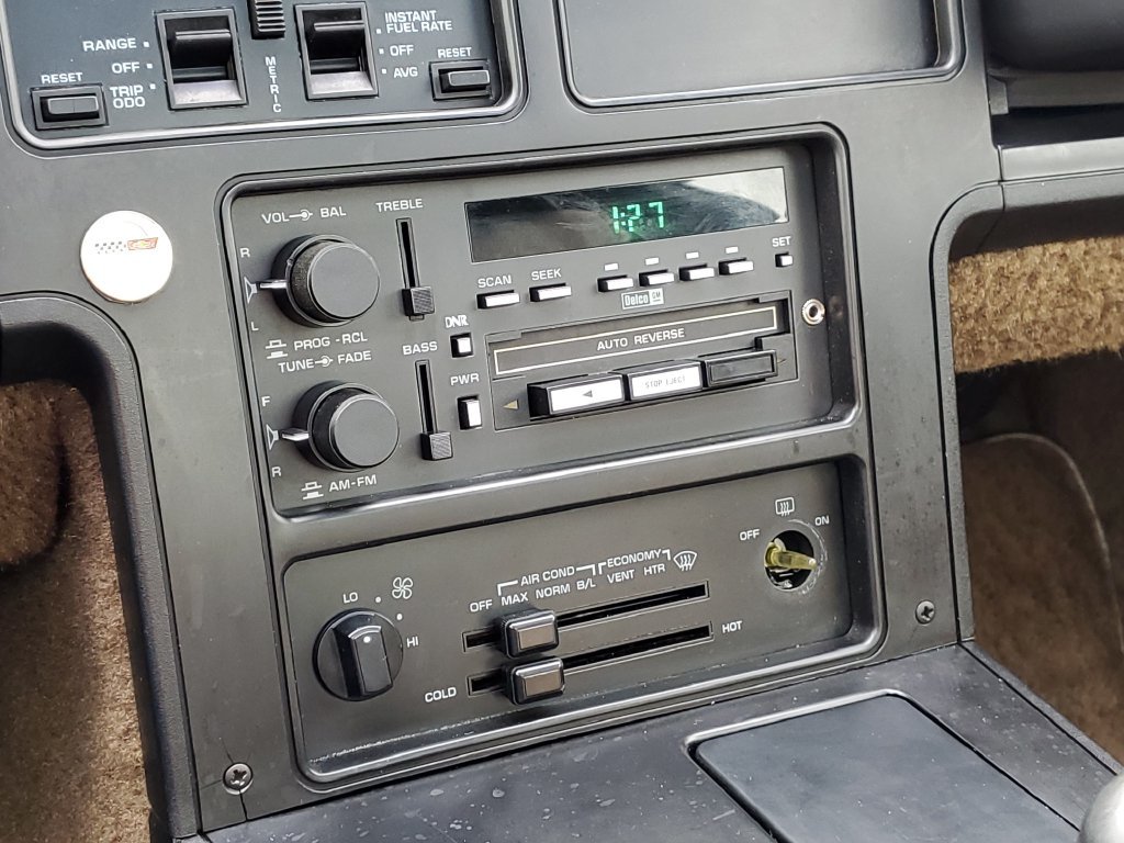 Used 1985  Chevrolet Base image 16