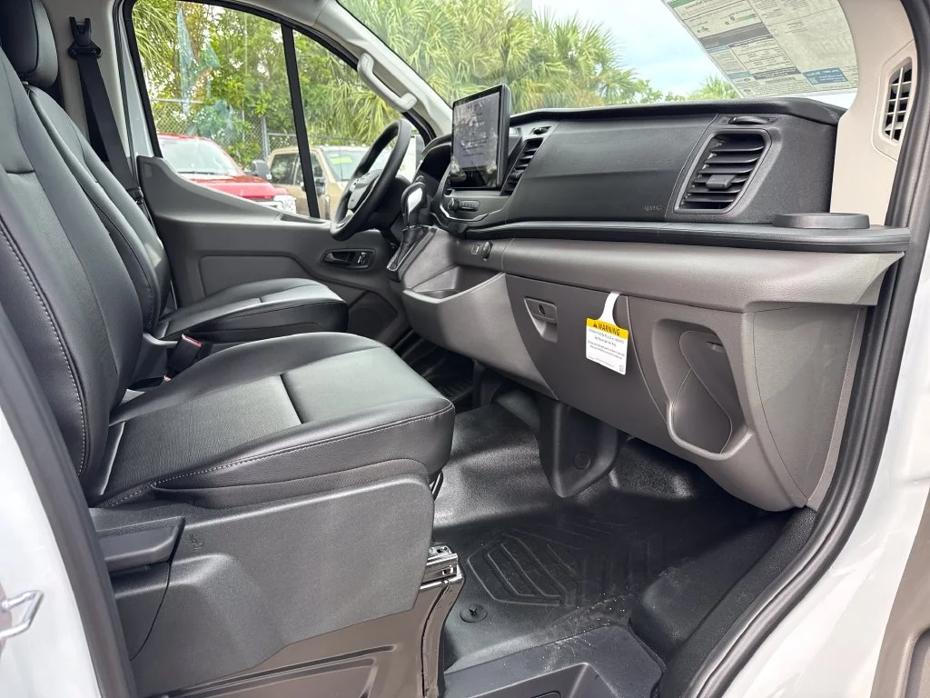 New 2027 White Ford Base image 21