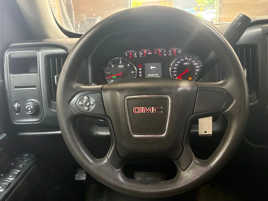 Used 2017 Summit White GMC Base image 18
