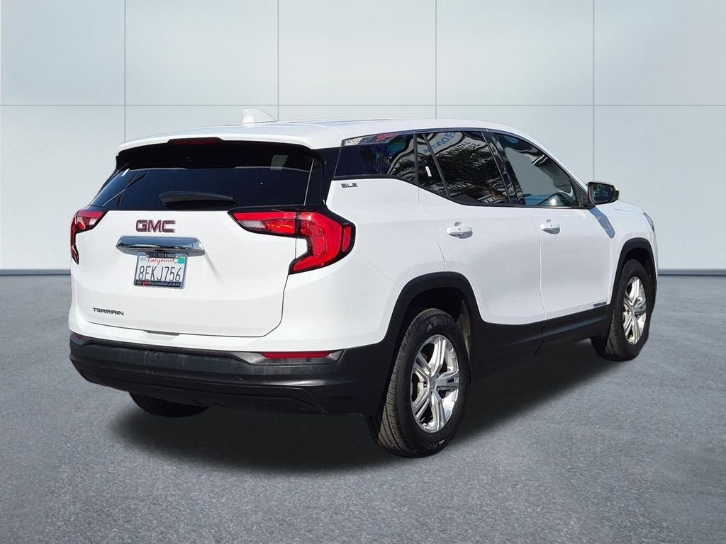 Used 2018 White GMC SLE image 6