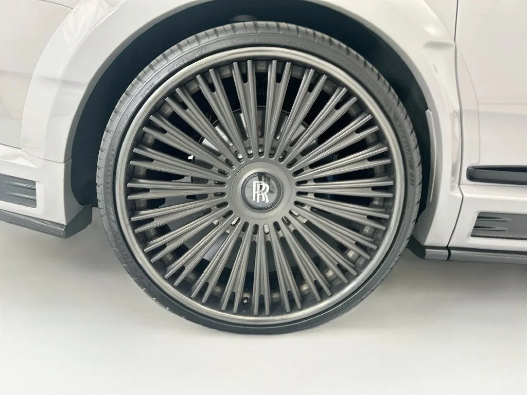 Used 2024 Red Rolls-Royce Black Badge image 32